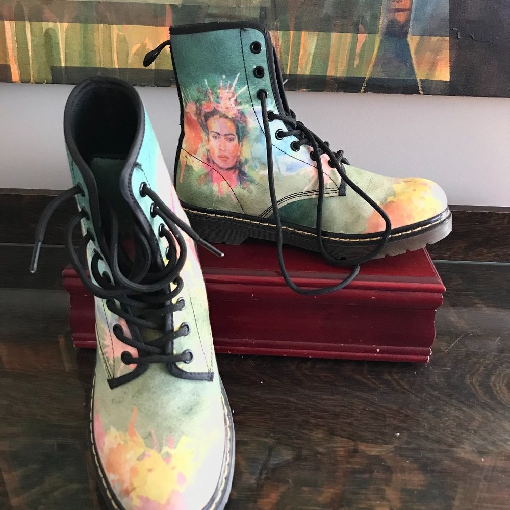 FRIDA KAHLO BOOTS, new, size 7 1/2
